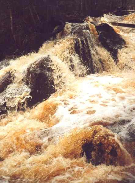 первый водопад на Савайнйоки, левая протока