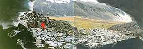 вид из огромного ледого грота в долине ручья Куфтуай